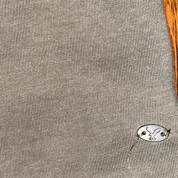 Long sleeve olive green crop top - Picture 2 of 4